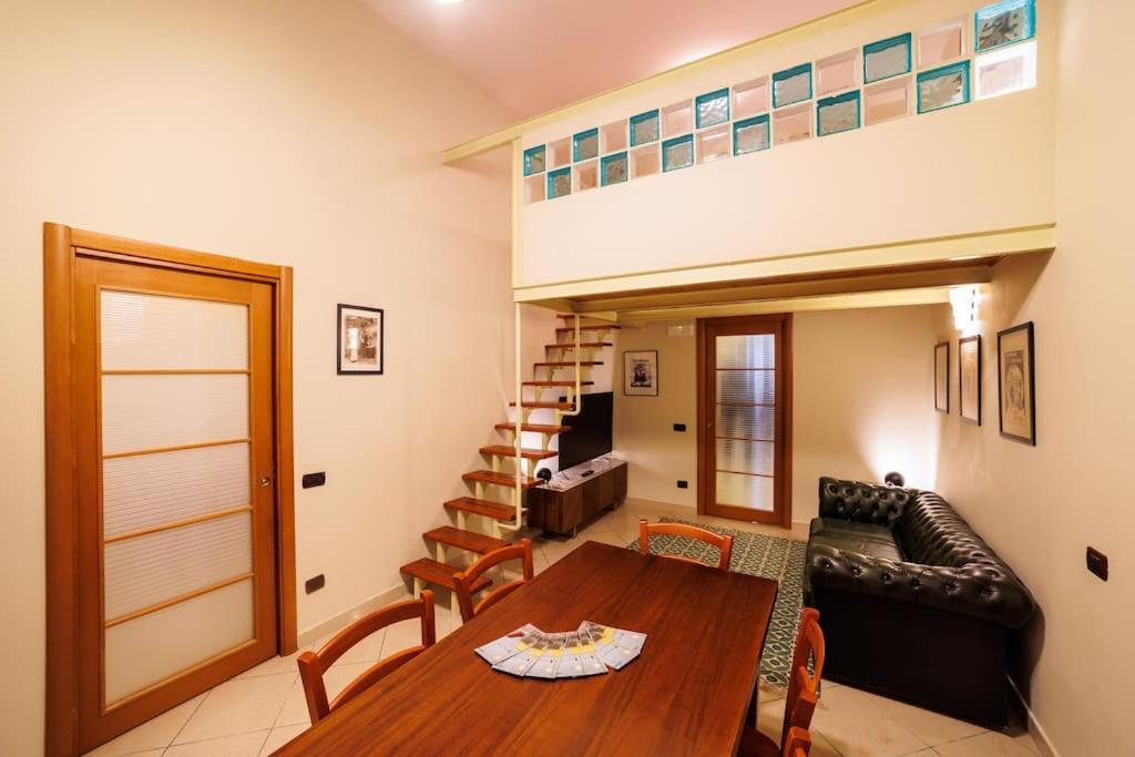 The San Gregorio Armeno Apartment By HouseinNapoli Bagian luar foto