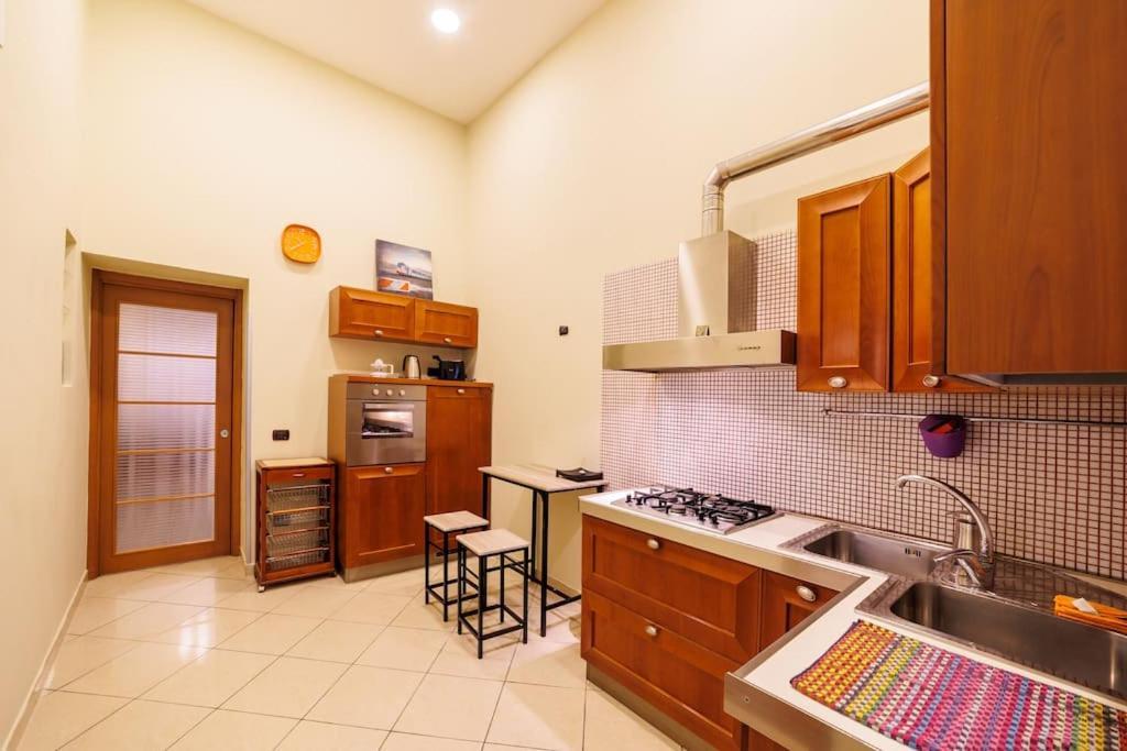 The San Gregorio Armeno Apartment By HouseinNapoli Bagian luar foto