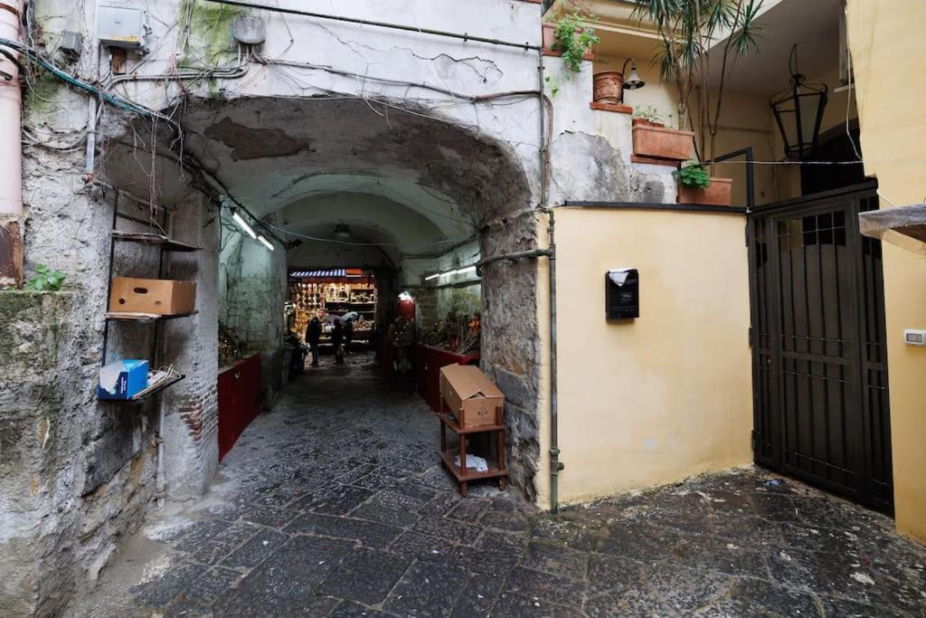The San Gregorio Armeno Apartment By HouseinNapoli Bagian luar foto