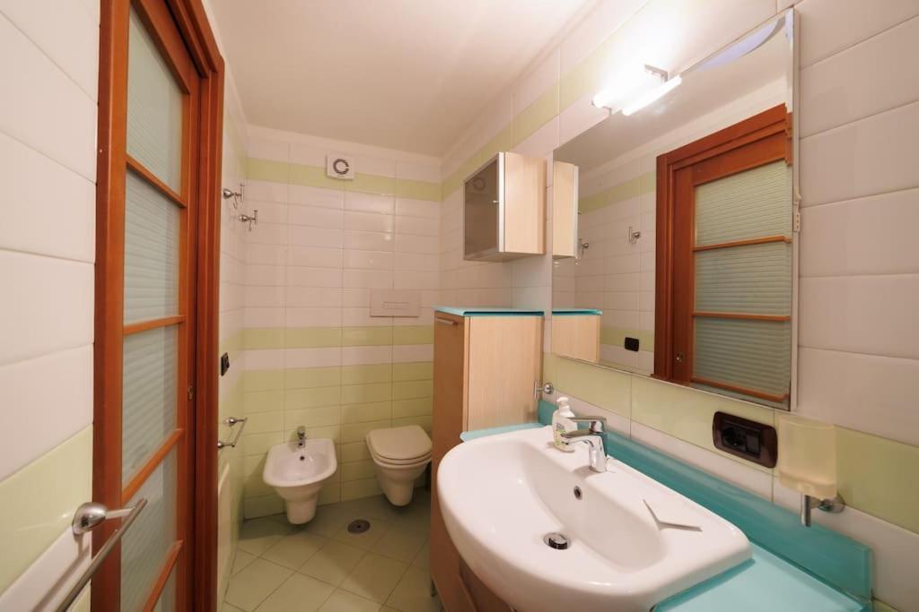 The San Gregorio Armeno Apartment By HouseinNapoli Bagian luar foto