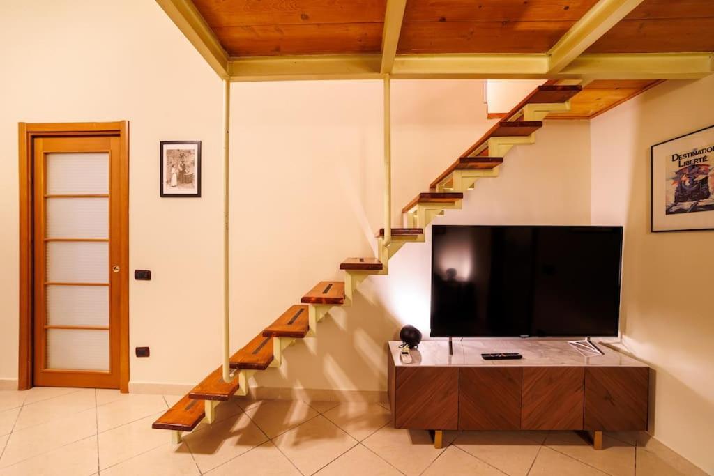 The San Gregorio Armeno Apartment By HouseinNapoli Bagian luar foto